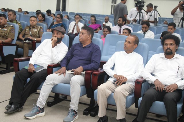 විෂ මත්ද්‍රව්‍ය මුලිනුපුටා දැමීම සඳහා වන “රටම එකට ජාතික මෙහෙයුම” වැඩසටහනට සමගාමීව දිස්ත්‍රික් මෙහෙයුම් සභාව ස්ථාපිත කිරීම