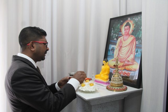 රත්නපුර නව දිසාපති / දිස්ත්‍රික් ලේකම් රාජකාරී අරඹයි