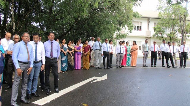 රත්නපුර නව දිසාපති / දිස්ත්‍රික් ලේකම් රාජකාරී අරඹයි